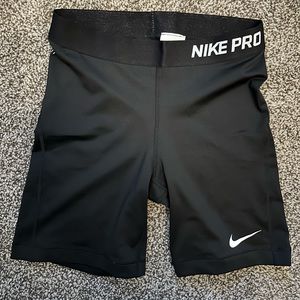 Nike Pro 7” Spandex short, M